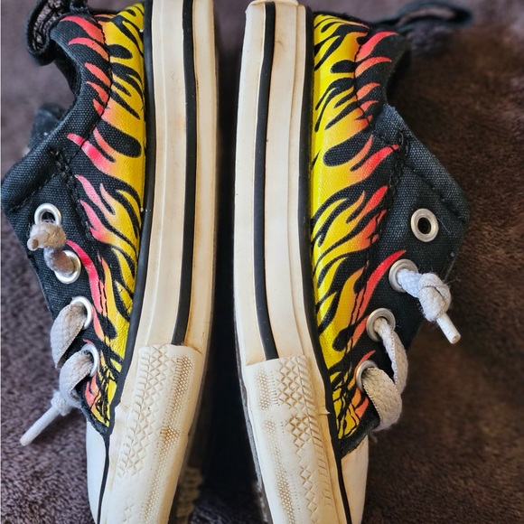 ❌SOLD❌
Converse Shoes All Star Chuck Taylors Flames Fire Sneakers Toddler 7 - Picture 2 of 8